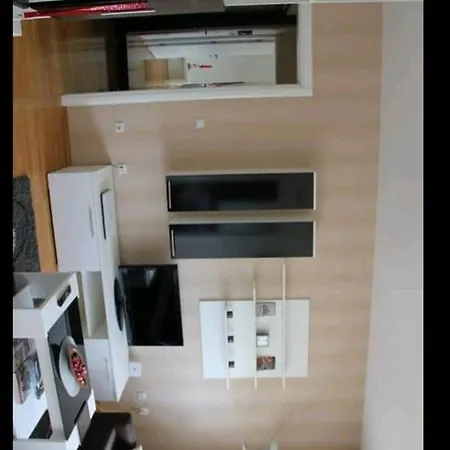 Apartman Mateaa דירה *